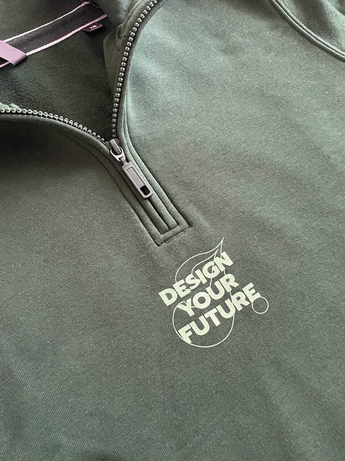 Bordado de un logotipo sobre prenda textil