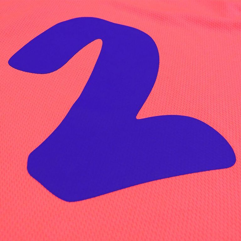 camiseta-vinilo-corte-detalle