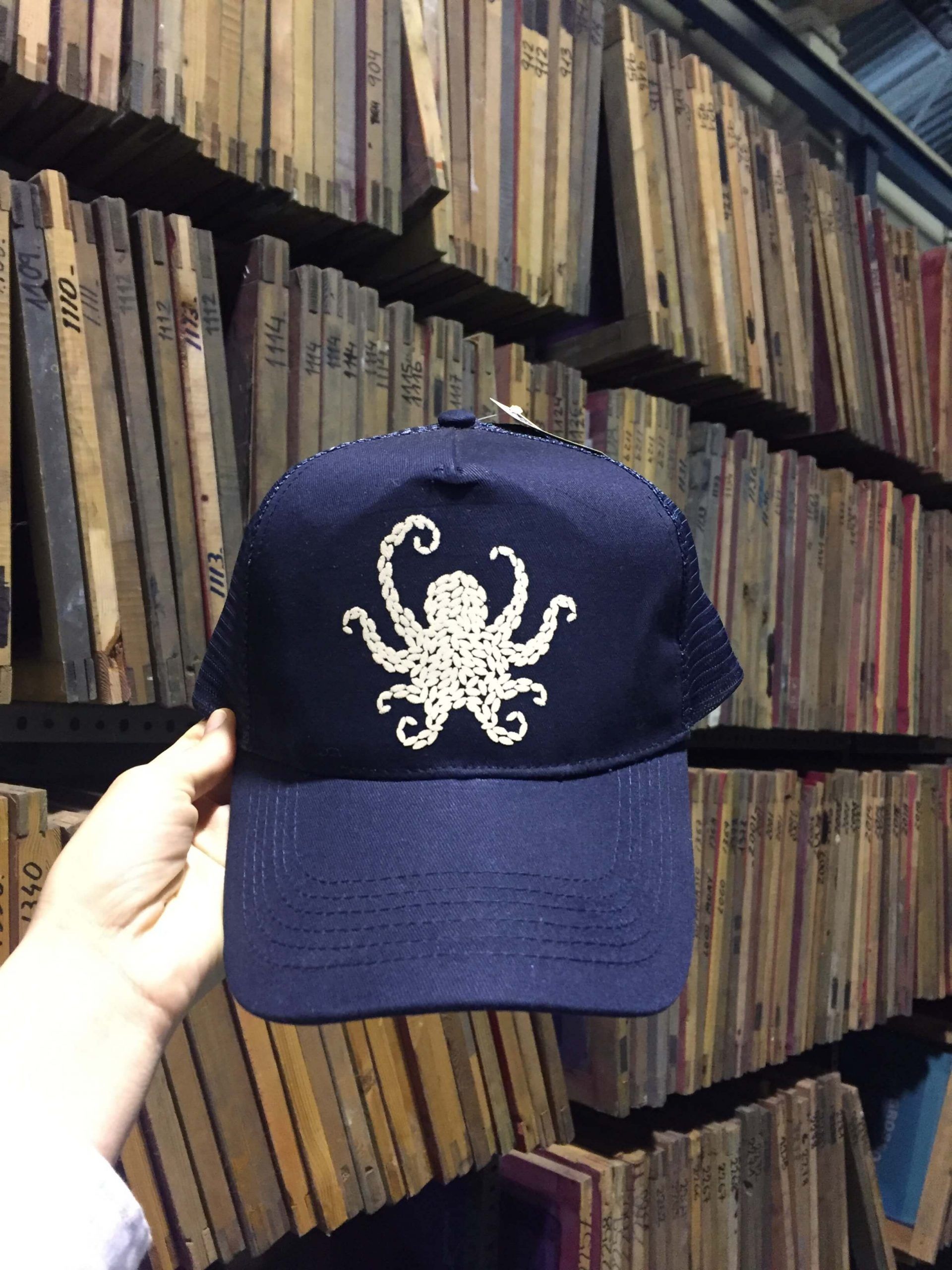 Gorra personalizada con logo en Barcelona