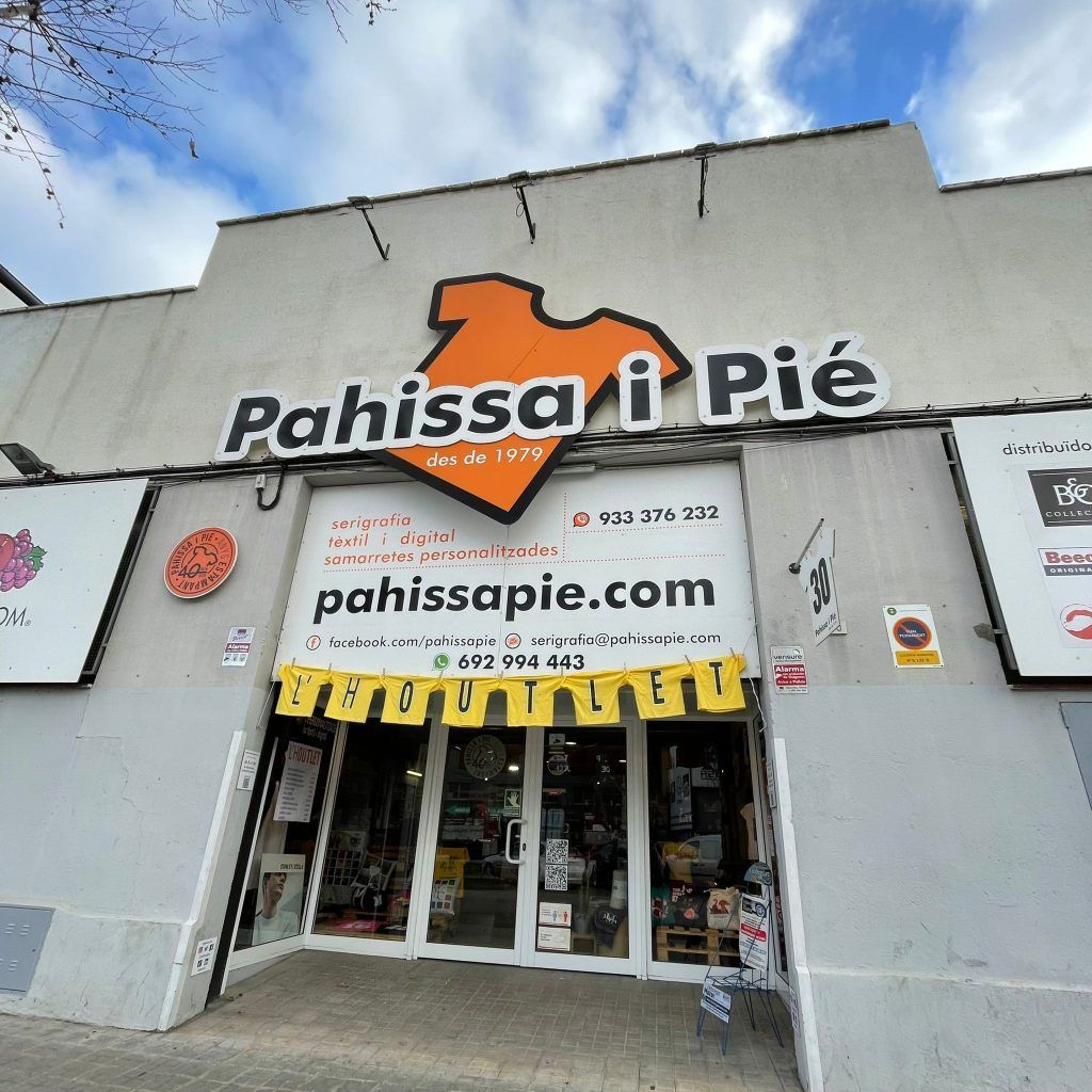 Fachada del taller Pahissa Pie en Av. Fabregada 30, L'Hospitalet de Llobregat