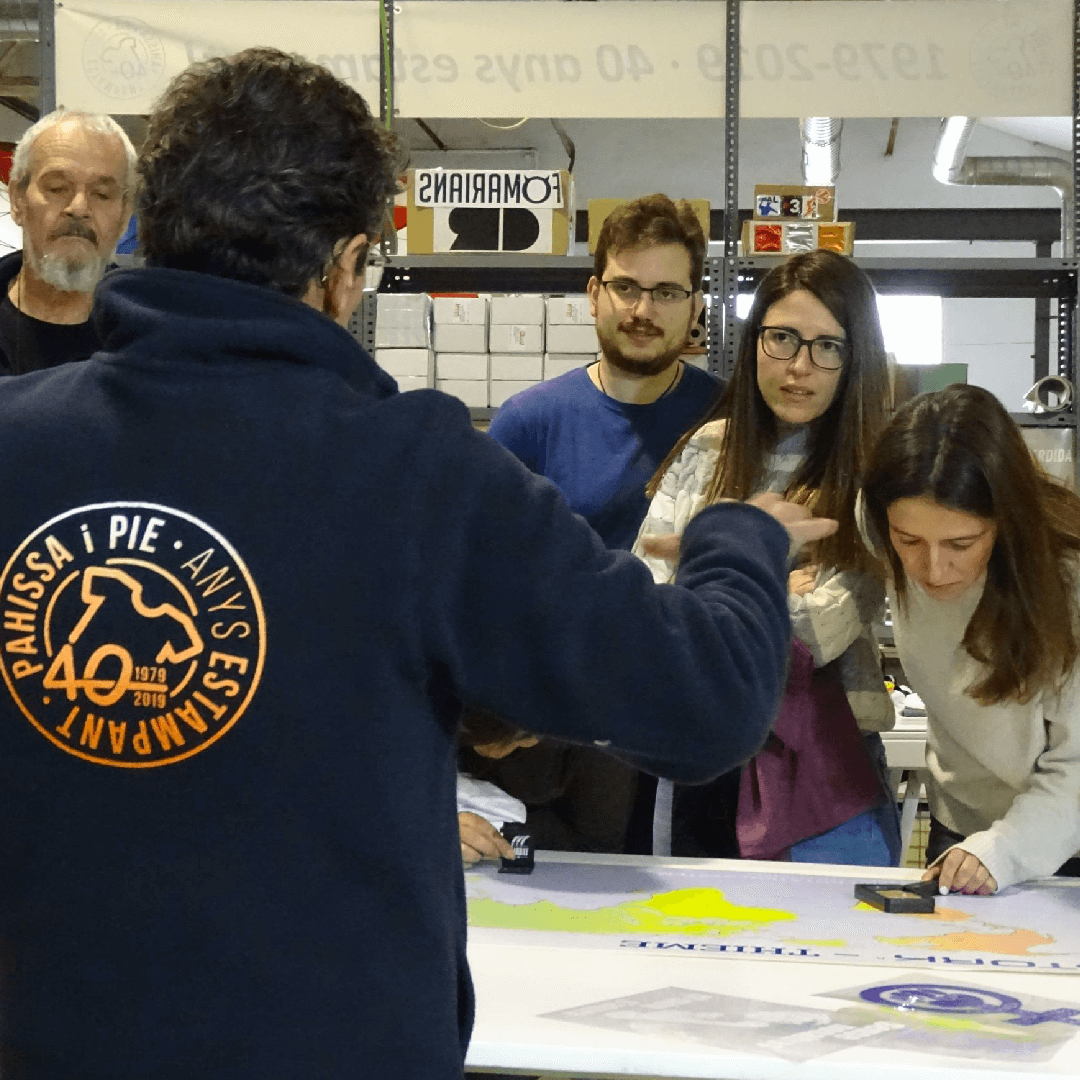 Serigrafía artesanal sobre prenda personalizada