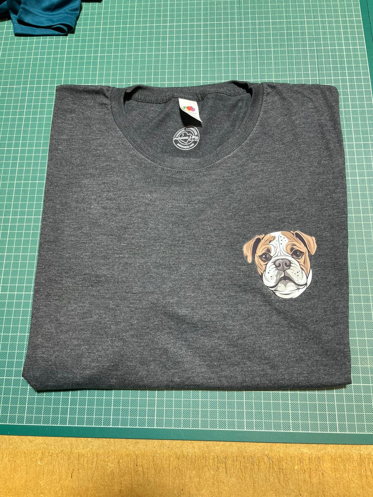 Camiseta gris personalizada con dibujo de perro bulldog