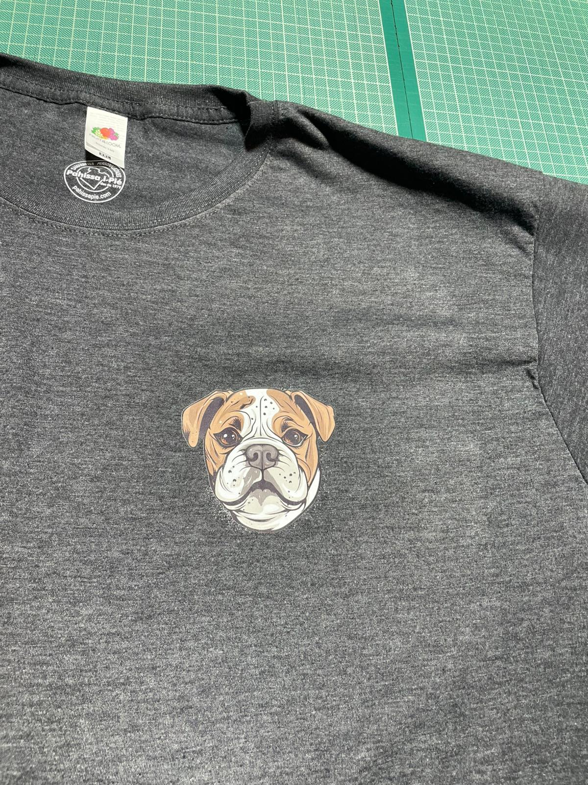 Camiseta personalizada con mascota lista para entregar