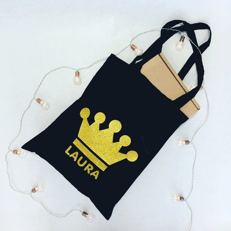 Tote bag personalizada con una corona estampada
